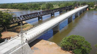 New Highway Bridge at Manampitiya