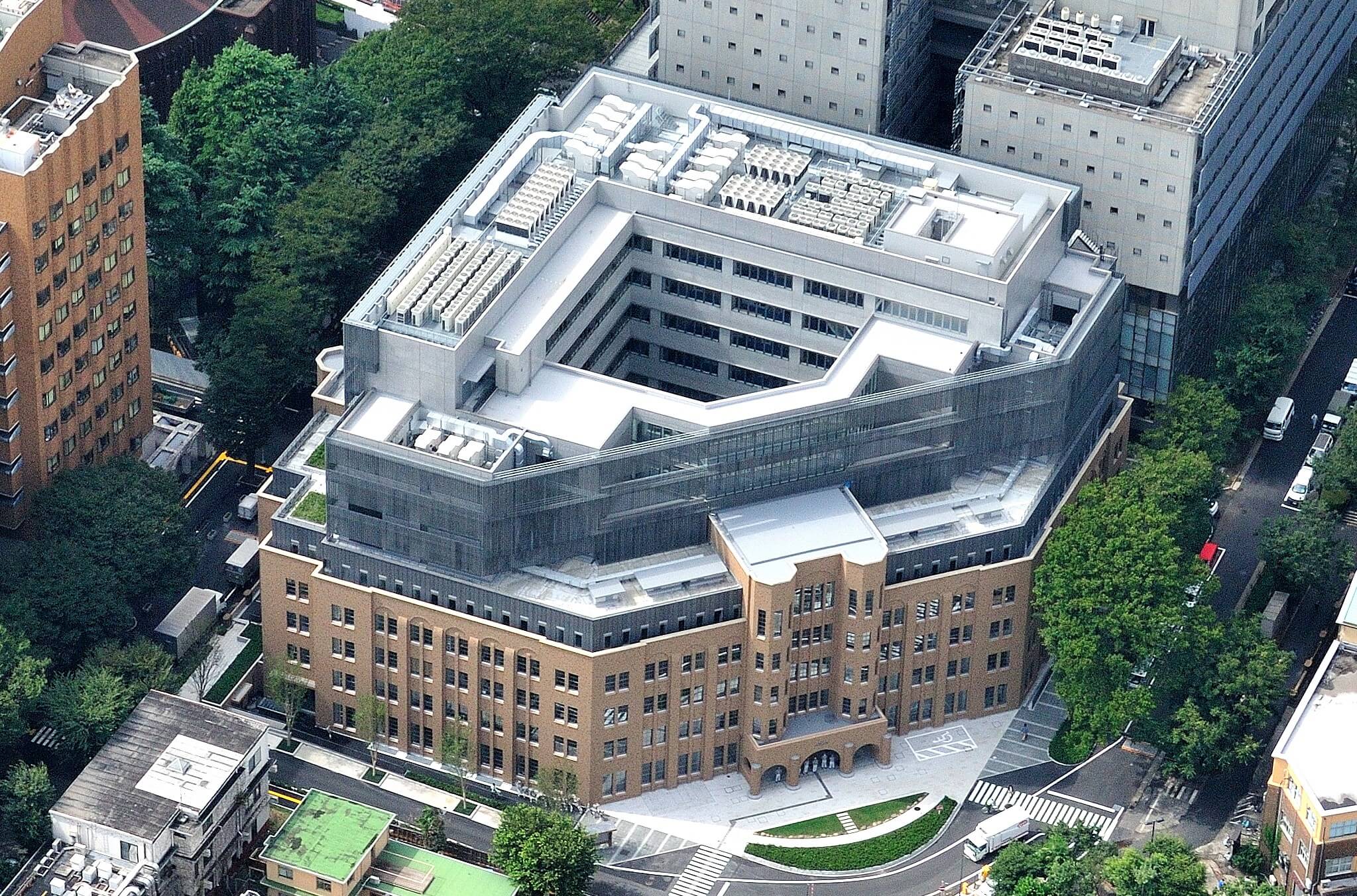 東京大学（本郷）総合研究棟<br />
（工学部新３号館）<br />
施設整備事業