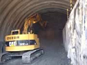 拡幅トンネルの堀削