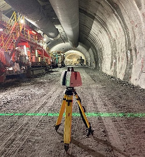 写真2：レーザースキャナによる点群計測