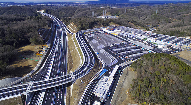 新東名高速道路で最大級規模のサービスエリア
